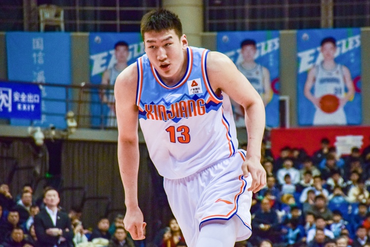 高效输出!李炎哲半场7中5拿到12分2板1助1断2帽