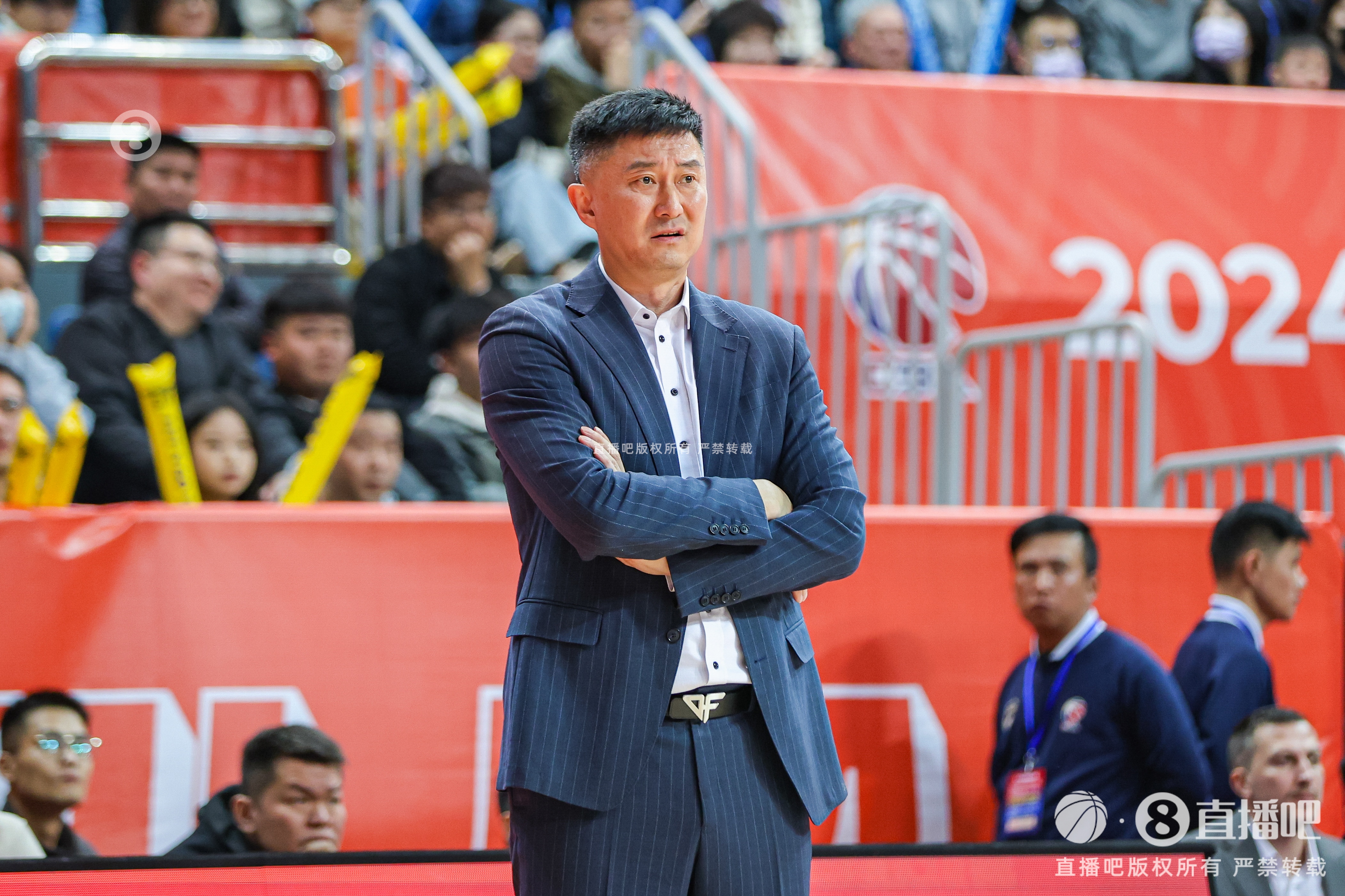 杜锋:能大胜辽宁因球队从年初就已进行集训 大家都非常努力